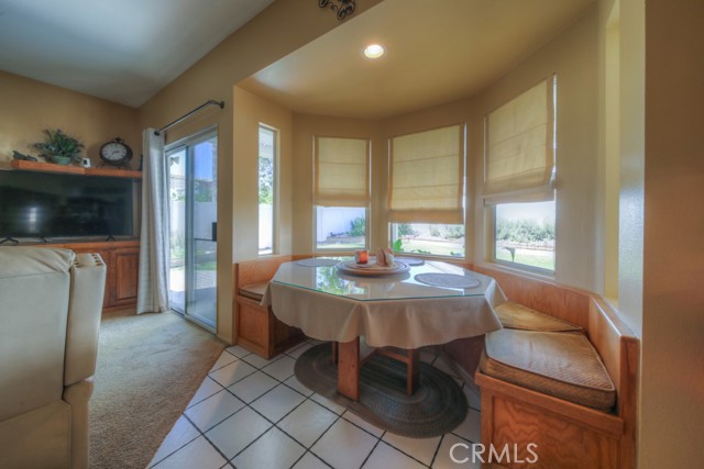 Image 18 of 75 For 25220 Corte Sur