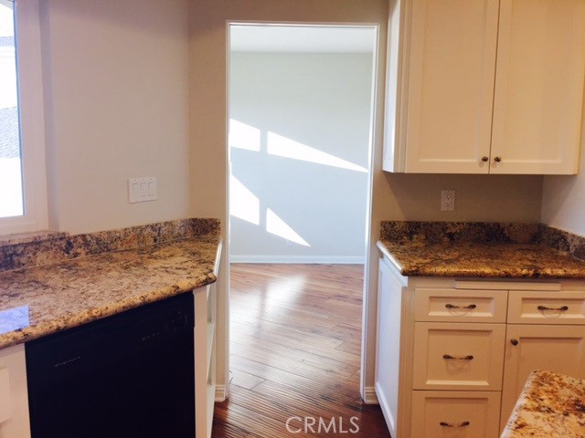 14687 Deervale Place, Sherman Oaks CA: https://media.crmls.org/medias/95518bf5-e36a-4d06-a55d-dbf2b1f0efcf.jpg