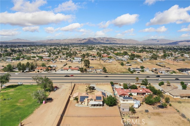 Detail Gallery Image 6 of 37 For 20791 Us Highway 18, Apple Valley,  CA 92307 - 3 Beds | 2 Baths