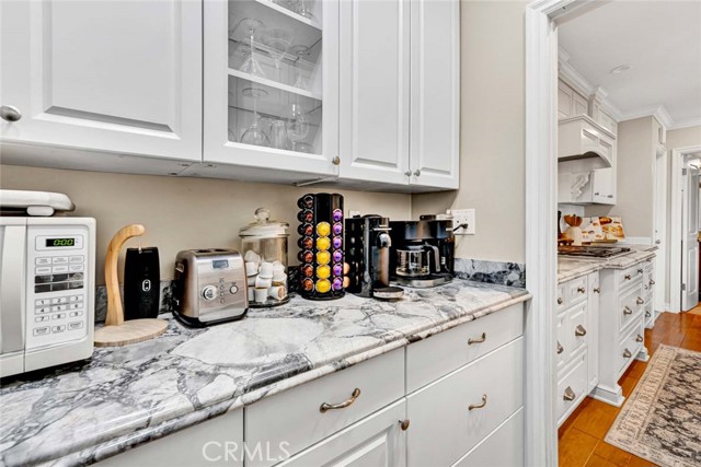 Image 12 of 60 For 20012 Mural Circle