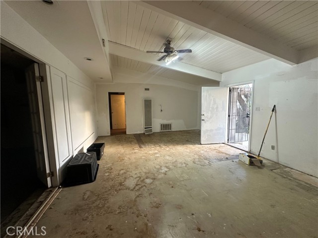 10810 Woodley Avenue, Granada Hills CA: https://media.crmls.org/medias/95536aa4-e094-4e27-ad84-aa9386d447ff.jpg