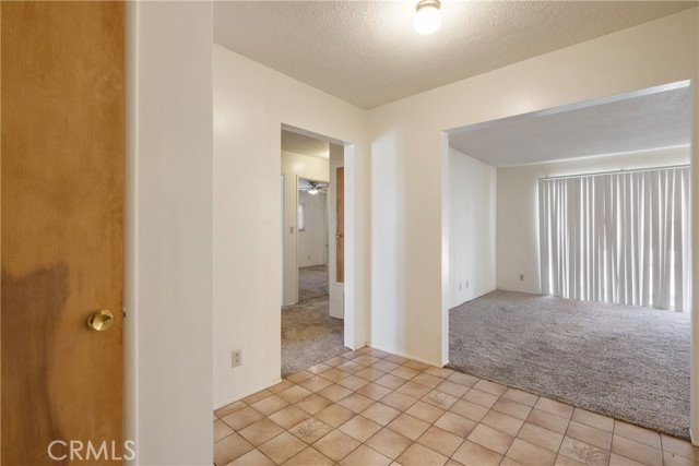 Detail Gallery Image 8 of 38 For 10004 Oakwood Ave, Hesperia,  CA 92345 - 2 Beds | 2 Baths