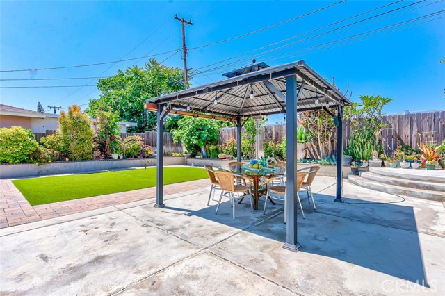 335 E Francis Avenue, La Habra CA: https://media.crmls.org/medias/9553e208-345e-4a12-97a8-5141cbed1ef4.jpg