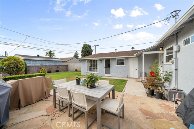 15129 Fonthill Avenue, Lawndale CA: https://media.crmls.org/medias/9554c8a7-6fbf-446f-8126-3d9c743433fd.jpg