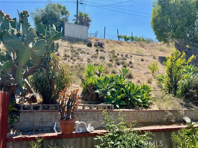 2717 Chadwick Circle, Los Angeles CA: https://media.crmls.org/medias/955517fe-d6aa-4589-a004-947306f24135.jpg
