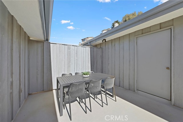 Detail Gallery Image 40 of 46 For 31161 Holly Dr, Laguna Beach,  CA 92651 - 5 Beds | 2/1 Baths
