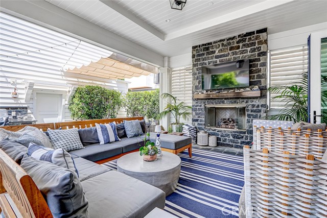 Detail Gallery Image 17 of 35 For 569 33rd, Manhattan Beach,  CA 90266 - 6 Beds | 5/1 Baths
