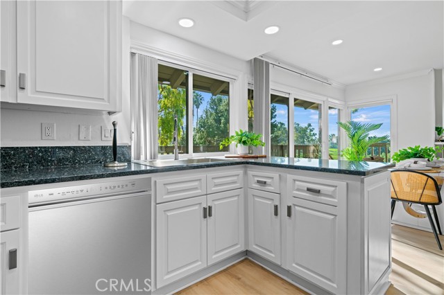 Detail Gallery Image 12 of 40 For 19 Las Brisas #10,  Irvine,  CA 92612 - 3 Beds | 2 Baths