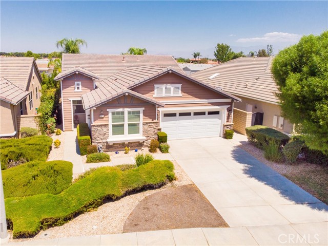26112 Palm Breeze Lane, Menifee CA: https://media.crmls.org/medias/9556e45e-61fc-4ea5-bcce-ef84e731bf75.jpg