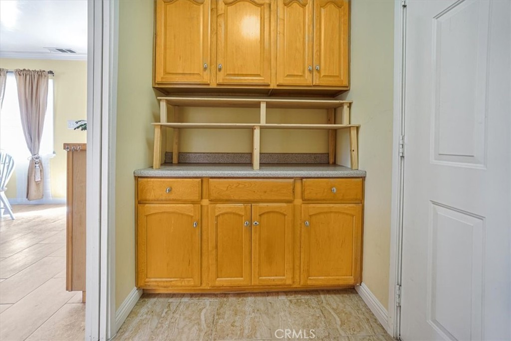 https://media.crmls.org/medias/95570e99-a545-495b-aa4c-724e19d0e994.jpg?preset=X-Large