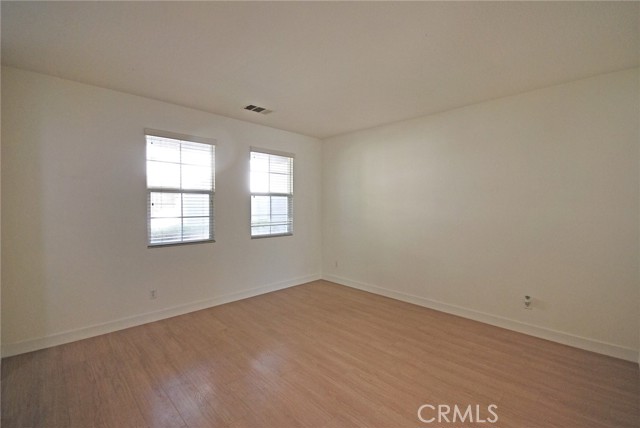 Detail Gallery Image 4 of 27 For 27444 Acacia Dr, Valencia,  CA 91354 - 3 Beds | 3 Baths