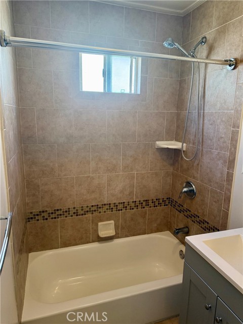 Detail Gallery Image 10 of 12 For 2108 W 37th Pl, Los Angeles,  CA 90018 - 1 Beds | 1 Baths