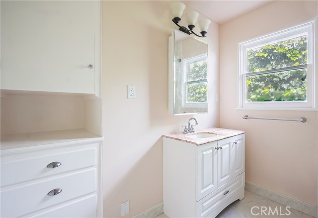 Detail Gallery Image 21 of 25 For 249 Wave, Laguna Beach,  CA 92651 - 2 Beds | 2 Baths