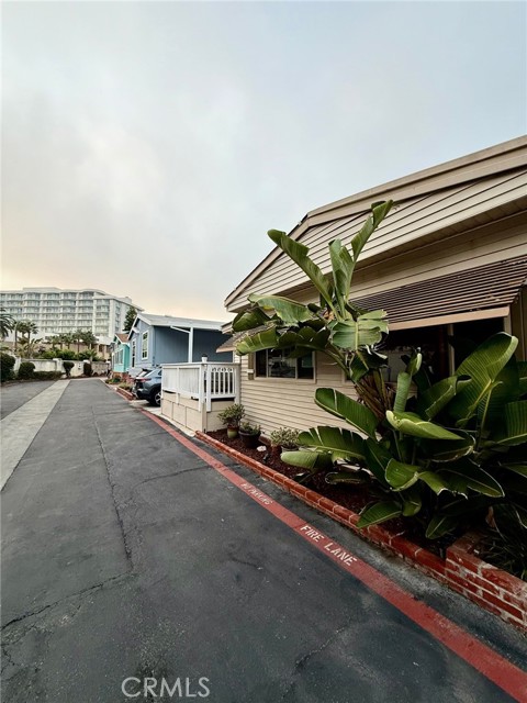 Detail Gallery Image 2 of 12 For 80 Huntington Street #712,  Huntington Beach,  CA 92646 - 2 Beds | 1 Baths