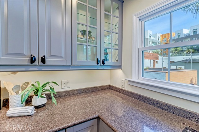 Detail Gallery Image 7 of 34 For 102 Lime Ave #8,  Long Beach,  CA 90802 - 1 Beds | 1 Baths