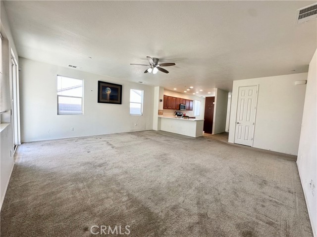 13224 6th, Victorville CA: https://media.crmls.org/medias/955b2463-0445-4378-8621-749aeede6460.jpg