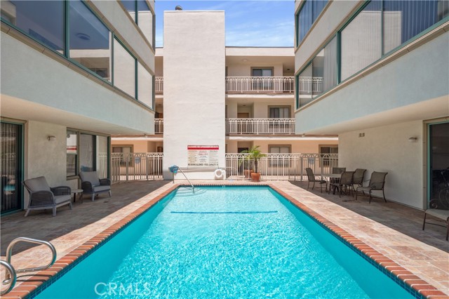 201 Calle Miramar, Redondo Beach CA: https://media.crmls.org/medias/955b74e0-bc38-4a7f-bba0-a3b5650b96c1.jpg
