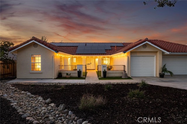 215 Meadowlark Road, Paso Robles CA: https://media.crmls.org/medias/955c3b53-5357-4a8e-bd31-c5d8ac856b1c.jpg