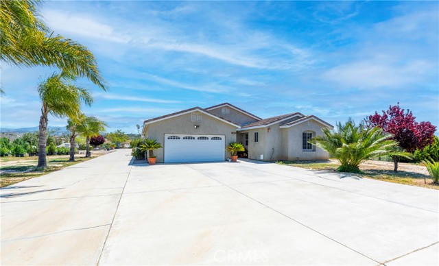 39600 Calle Gayube, Hemet CA: https://media.crmls.org/medias/955c5797-c05a-4075-be53-837bb1a023c8.jpg