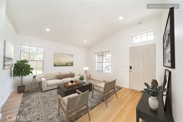 Detail Gallery Image 5 of 32 For 5572 Horseshoe, Fontana,  CA 92336 - 4 Beds | 2 Baths