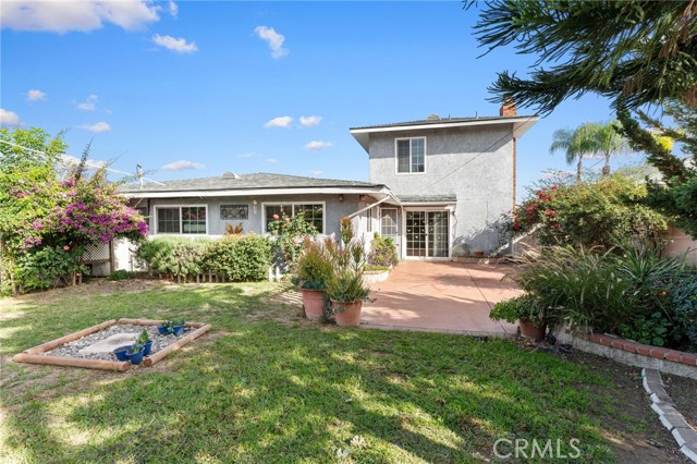 1045 Cathedral Way, Pomona CA: https://media.crmls.org/medias/955cc484-824d-4a89-8d6e-d2506b6781c7.jpg