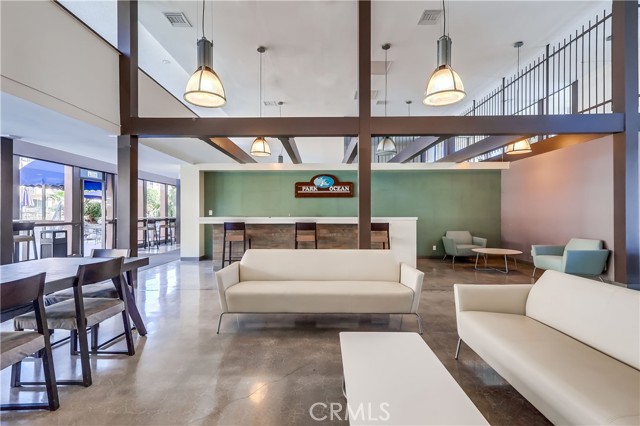 5585 E Pacific Coast, Long Beach CA: https://media.crmls.org/medias/955cef23-bdf3-46b3-80e7-8a3b4669b592.jpg