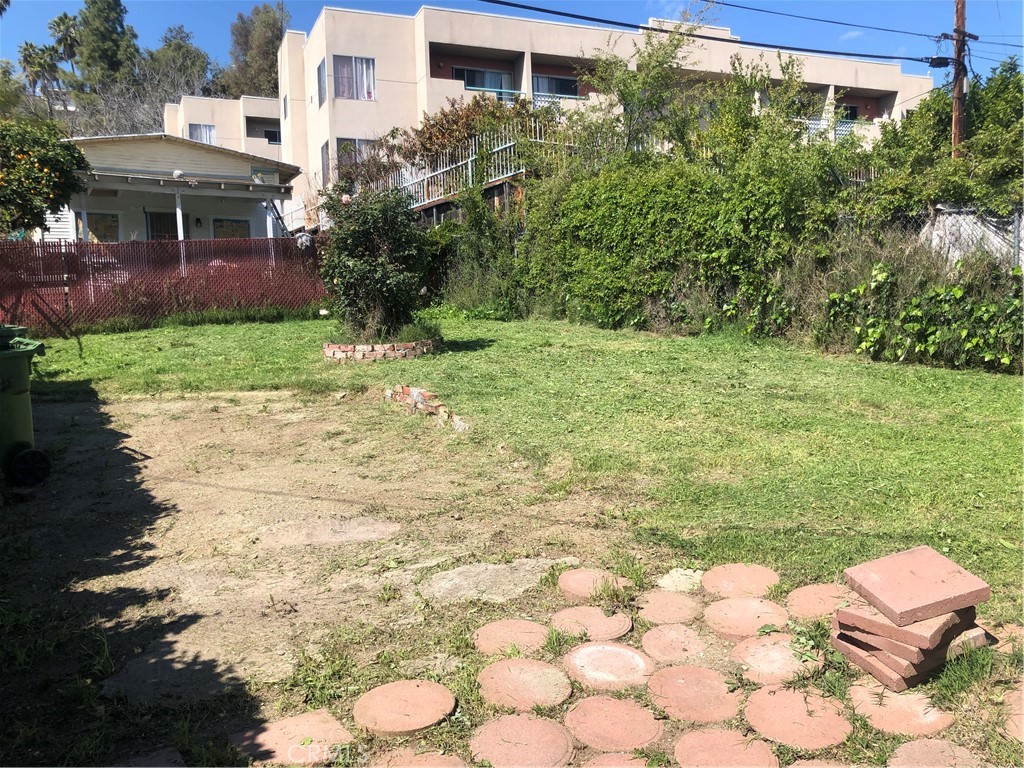 https://media.crmls.org/medias/955d00fa-f382-4c8a-a34d-e14dfbe3dbca.jpg?preset=X-Large