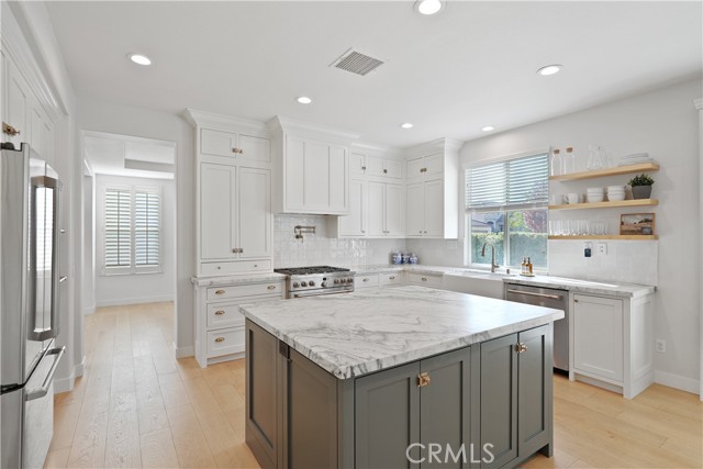 Detail Gallery Image 25 of 74 For 35987 Corte Renata, Murrieta,  CA 92562 - 5 Beds | 4 Baths