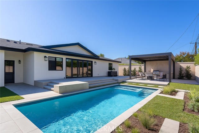 12592 Singing Wood Drive, North Tustin CA: https://media.crmls.org/medias/955e9d08-7853-4507-9d8d-44d0316fd0bc.jpg