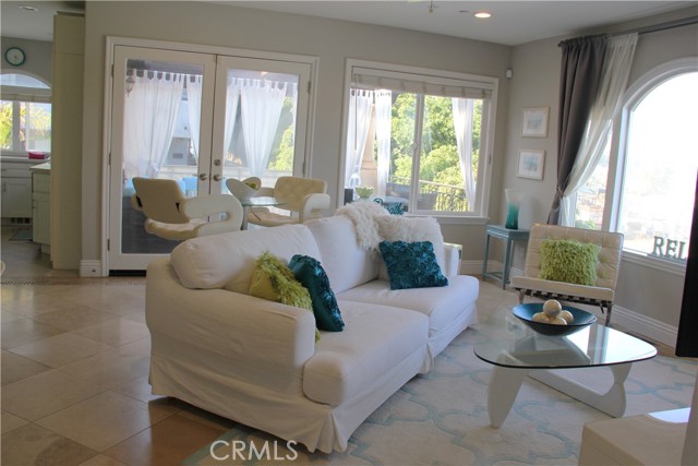 Detail Gallery Image 1 of 30 For 427 19th St, Manhattan Beach,  CA 90266 - 2 Beds | 1/1 Baths