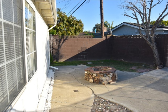 Detail Gallery Image 36 of 43 For 16131 Nassau Ln, Huntington Beach,  CA 92649 - 3 Beds | 3 Baths