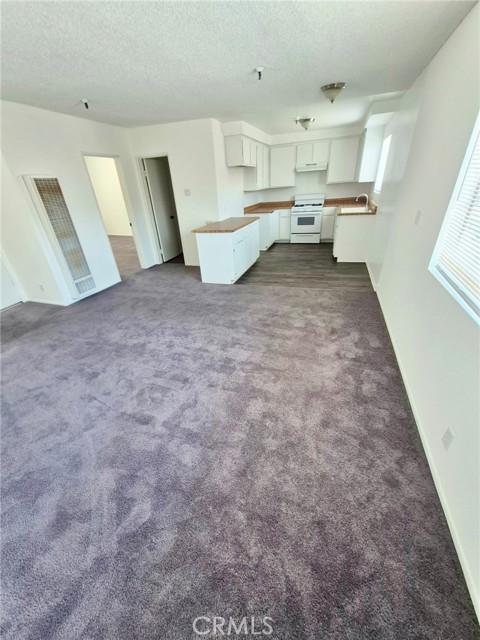 13325 Kornblum Avenue, Hawthorne CA: https://media.crmls.org/medias/955f2bd0-c7cd-4d7e-9c40-94a75435a3ae.jpg