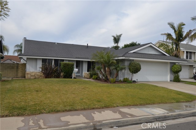 20541 Pebble Ln, Huntington Beach, CA 92646