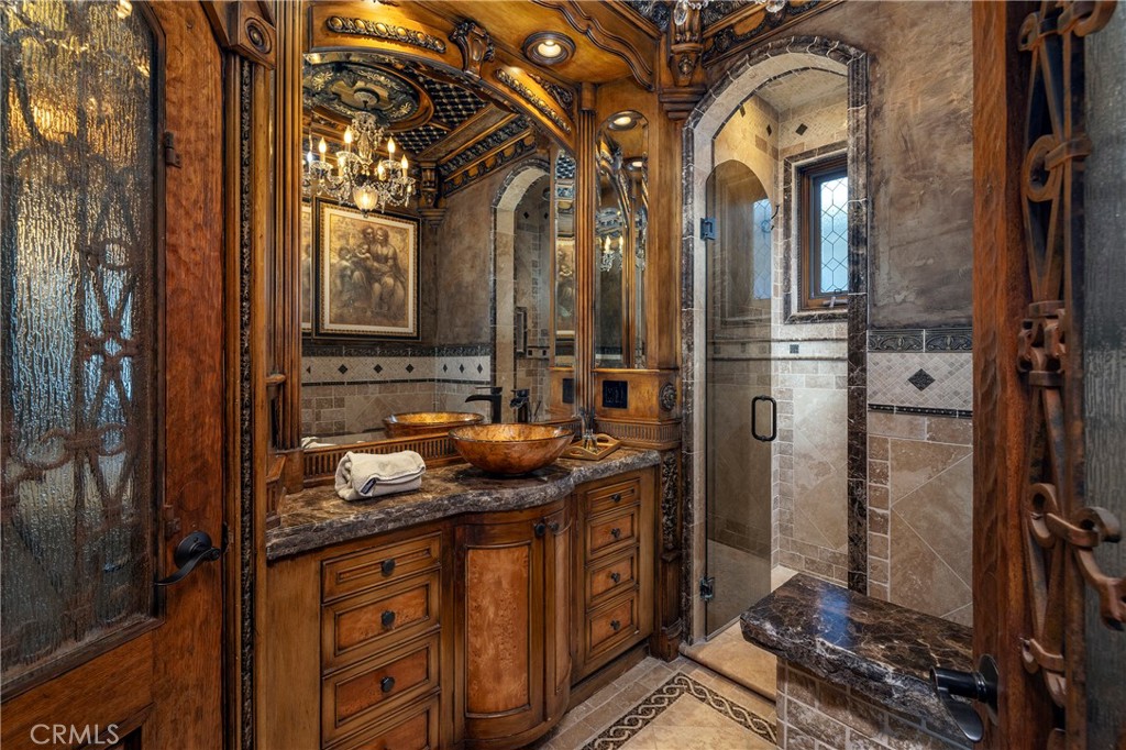 https://media.crmls.org/medias/955fd373-6788-46a0-9899-5f5550784659.jpg?preset=X-Large