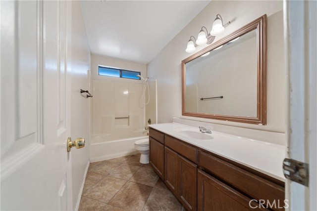 Detail Gallery Image 8 of 18 For 9620 E Avenue Q, Palmdale,  CA 93591 - 3 Beds | 2 Baths