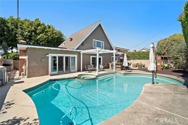 9168 El Azul Circle, Fountain Valley CA: https://media.crmls.org/medias/9560cd7a-cc59-47c2-9c87-f6a46eddf584.jpg