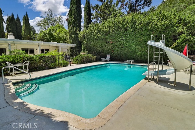 17313 Citronia Street, Northridge CA: https://media.crmls.org/medias/9560d496-18b9-4540-86c6-bc13499b069a.jpg