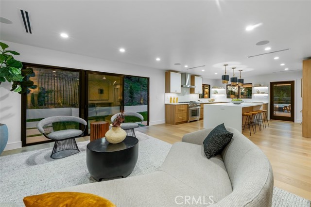 5019 Donna Avenue, Tarzana CA: https://media.crmls.org/medias/95614f63-350e-4c5a-b634-dfb5bbb71554.jpg