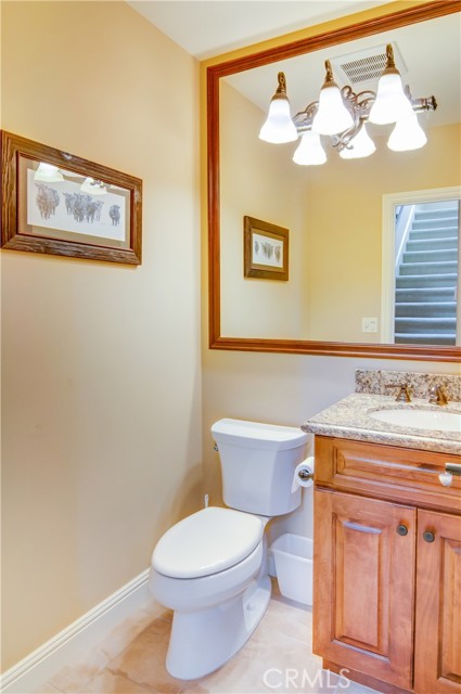 Downstairs 1/2 bathroom