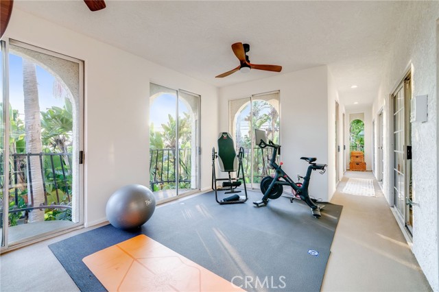 1119 9th Street, Hermosa Beach, California 90254, 5 Bedrooms Bedrooms, ,2 BathroomsBathrooms,Residential,Sold,9th,SB22164330