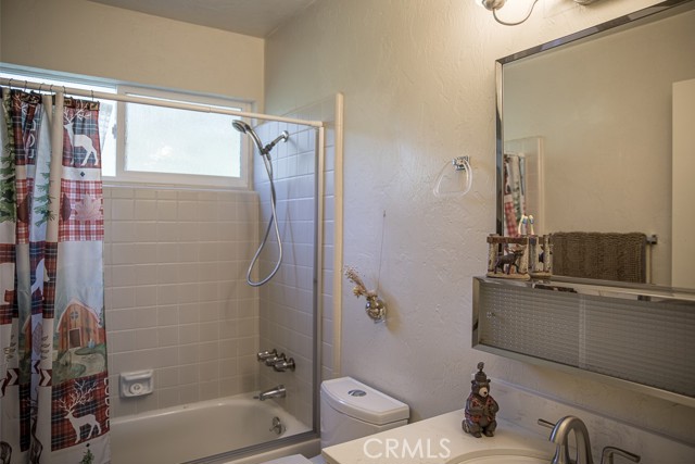 Detail Gallery Image 18 of 34 For 1216 Yosemite Dr, Lake Arrowhead,  CA 92352 - 3 Beds | 2 Baths