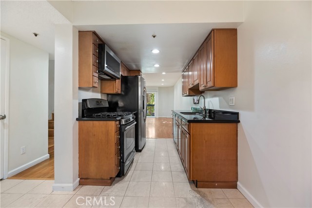 Detail Gallery Image 15 of 46 For 147 W Acacia Avenue Unit#104, Glendale,  CA 91204 - 2 Beds | 2/1 Baths