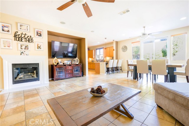 Detail Gallery Image 3 of 26 For 3577 Whieldon Dr, Perris,  CA 92571 - 4 Beds | 2/1 Baths