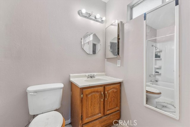544 N Loretta Street, Rialto CA: https://media.crmls.org/medias/9564296e-2171-4abe-8b68-ff5c6c08a6a1.jpg