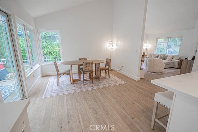 Detail Gallery Image 8 of 26 For 25891 Fenda, Valencia,  CA 91355 - 3 Beds | 2 Baths