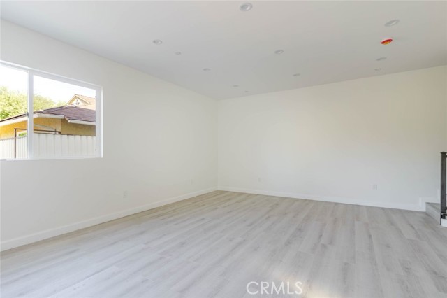 Detail Gallery Image 22 of 24 For 17428 Roscoe Bld, Northridge,  CA 91325 - 2 Beds | 2/1 Baths