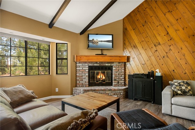 Detail Gallery Image 2 of 19 For 28944 Lassen Dr, Lake Arrowhead,  CA 92352 - 2 Beds | 1 Baths