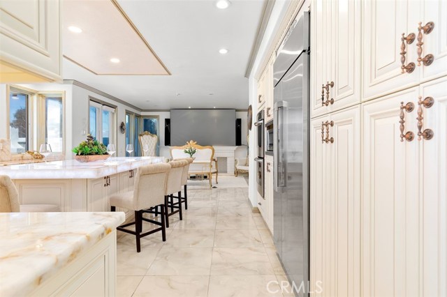 21221 Hillsdale, Huntington Beach CA: https://media.crmls.org/medias/956665cc-5cca-4826-b3ad-193d1dfb3173.jpg