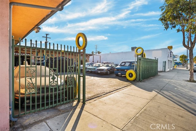 4616 Firestone Boulevard, South Gate, California 90280, ,Commercial Sale,For Sale,4616 Firestone Boulevard,CRPW23189759