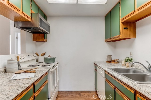 1025 Southwood, San Luis Obispo CA: https://media.crmls.org/medias/9567fc56-4c4e-48e2-bd35-80ce09d04a4b.jpg
